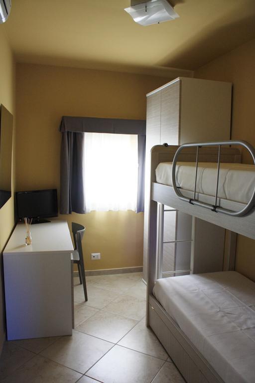 Bed And Breakfast Fly Bari Room photo